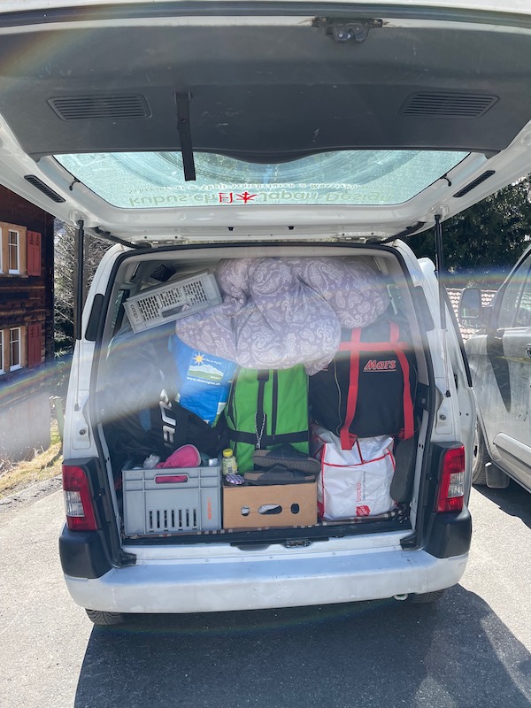 Wenns nid ine mag, mues drugga.